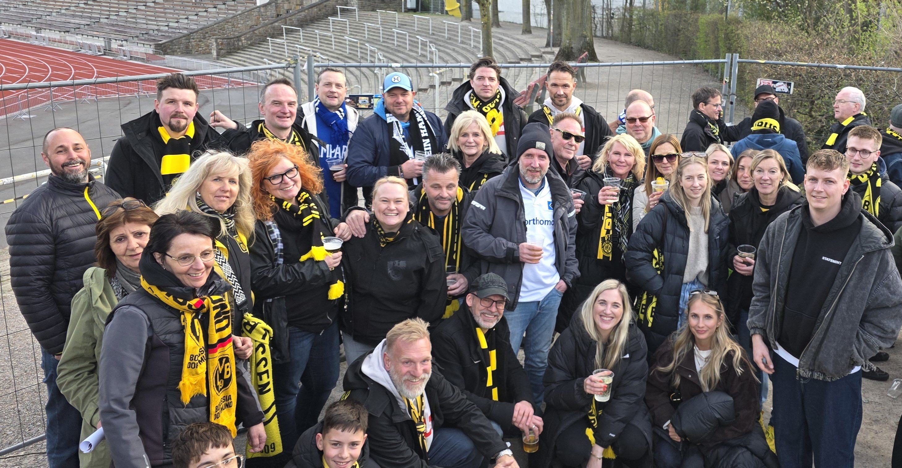 Block 20 Borussen gemeinsam bei einem Auswärtsspiel